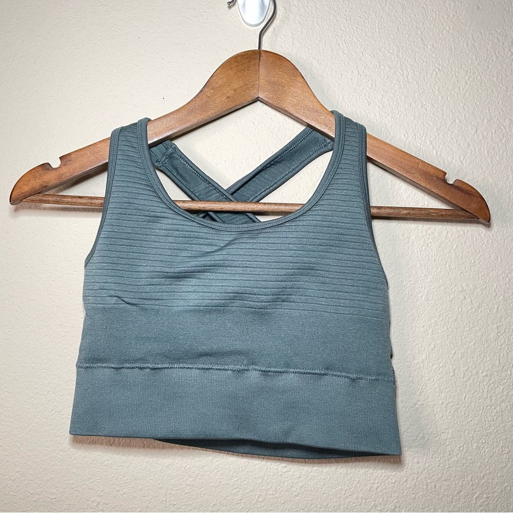 Alphalete Revival Vault Sport Bra Size Small